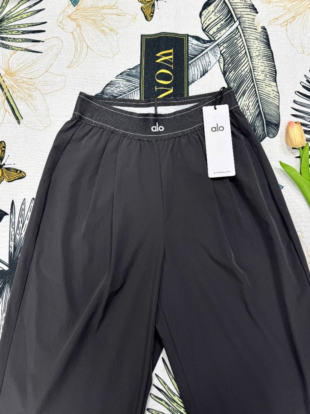 NWT 🧶ALO Yoga Suit Up Trouser Dark Grey,Enhance everyday quality🤩 - Picture 2 of 8